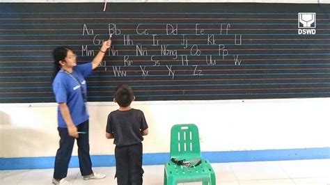 DSWD kicks off simultaneous reading tutorial activities .